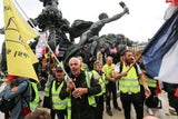 Zehntausende demonstrieren in Paris gegen Macron