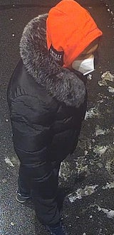 Trafik-Verkäufer niedergestochen: Polizei sucht diese Männer