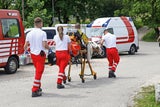 Arbeiter bei Kraftwerk von Sog ins Wasser gezogen