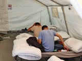 1. Blick in Zelte: So leben Flüchtlinge