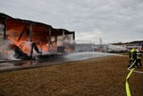 Lagerhallen-Brand im Bezirk Tulln