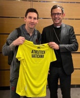 Messi erhielt Vatikan-Trikot mit Papst-Unterschrift