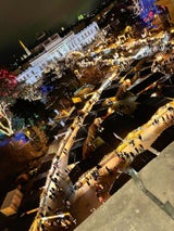 Leere: Am Christkindlmarkt am Rathausplatz war Mittwochabends um 19 Uhr wenig los.