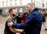 Kanzler in Ukraine: "Tote nie vergessen"