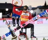 Kobayashi zerbricht Trophäe Garmisch