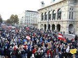 Polizei-Bilanz zu Corona-Demo: Festnahmen & Pfefferspray-Einsatz