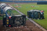 Opferzahl korrigiert: 125 Tote bei Massenpanik nach Fußballmatch