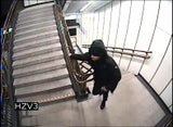 Nach Attacke in U-Bahn: Polizei sucht diesen Mann