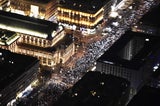 Spektakuläre Luft-Aufnahmen zeigen Lichtermeer in Wien