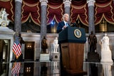 US-Präsident Joe Biden hält eine Rede in der Statuary Hall des US-Kapitols am 6. Januar 2022 in Washington, DC.&nbsp;&nbsp;