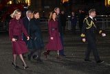 Auch Zara Tindall und Pippa Middleton hüllten sich in Burgunderrot
