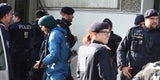 Aktivisten blockierten den Wiener Ring und seilten sich von Aspernbrücke ab