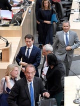 LIVE: Nach Regierungssturz - Hartwig Löger als Interimskanzler bestätigt