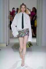 Hi-Tech, Eleganz und Tribute bei der Pariser Fashion Week