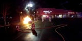 Betrunkener fackelt Tesla-Ladestation ab