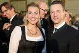 Politik und Society im Dreivierteltakt