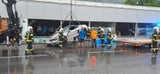 Spektakulärer Unfall: Luxus-Porsche kracht in Schaufenster