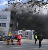 Riesige Rauchwolke über Wien: Brand in Post-Verteilzentrum