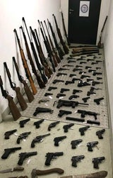 Chemikalien und illegale Schusswaffen in NÖ sichergestellt