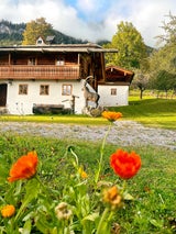 Umgeben von Äckern, Wiesen und Wäldern fand Gabalier sein privates Paradies: den Angererhof in der Steiermark. 