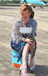 J.Lo modelt hier nicht für ein Mode-Label