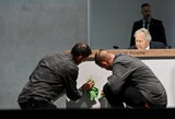 Torten-Wurf auf Wolfgang Porsche