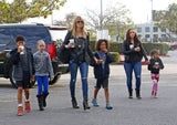 Heidi mit ihren vier Kids: Henry, Leni, Johan und Lou in Los Angeles.