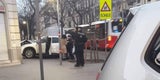 Pkw crasht in Hausmauer: Eine Person verletzt