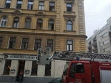 Heldenhafte Rettung: Feuerwehr rettet Baby aus Feuer-Wohnung