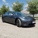 Deutscher bestellte aus Versehen 27 Tesla Model 3