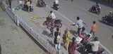Horror-Crash: Pkw fällt auf Passanten