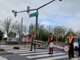 ''Mega-Protest'': Klima-Kleber legen Verkehr in Wien lahm