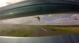 Schock-Video zeigt Biker-Crash mit Auto