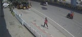 Horror-Crash: Pkw fällt auf Passanten
