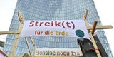 Klima-Demo legt Wien lahm