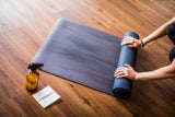 So reinigen Sie ihre Yogamatte richtig.