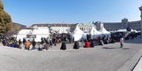 Entspannte Stimmung am Heldenplatz