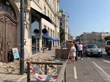 Balkon kracht direkt auf Straße in Wien