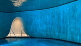 Das erleuchtete Wasser in der Blauen Grotte bringt die Sinne zur Ruhe.
