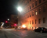 Spektakulärer Brand vor Wiener Wohnhaus