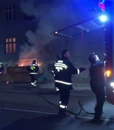Spektakulärer Brand vor Wiener Wohnhaus