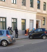 Alkoholisierter schoss bei Verfolgungsjagd aus Autofenster