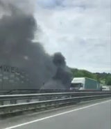 Auto brennt auf Wiener Außenring-Autobahn