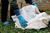Frostschutz für Gartenpflanzen.
