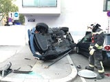 83-Jährige von Klein-Lkw überrollt - Schwer verletzt
