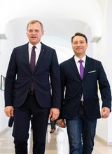 LIVE: Nach Regierungssturz - Hartwig Löger als Interimskanzler bestätigt
