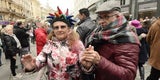 SPÖ-Schieder verkleidet sich als Erdbeere