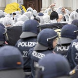 Demo gegen Gas-Konferenz eskalierte: 143 Festnahmen