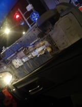 PKW crasht in Wien in Polizeibus: Fünf Beamte verletzt