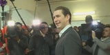 Türkis-grüne Show um 6 Uhr früh in der Bäckerei